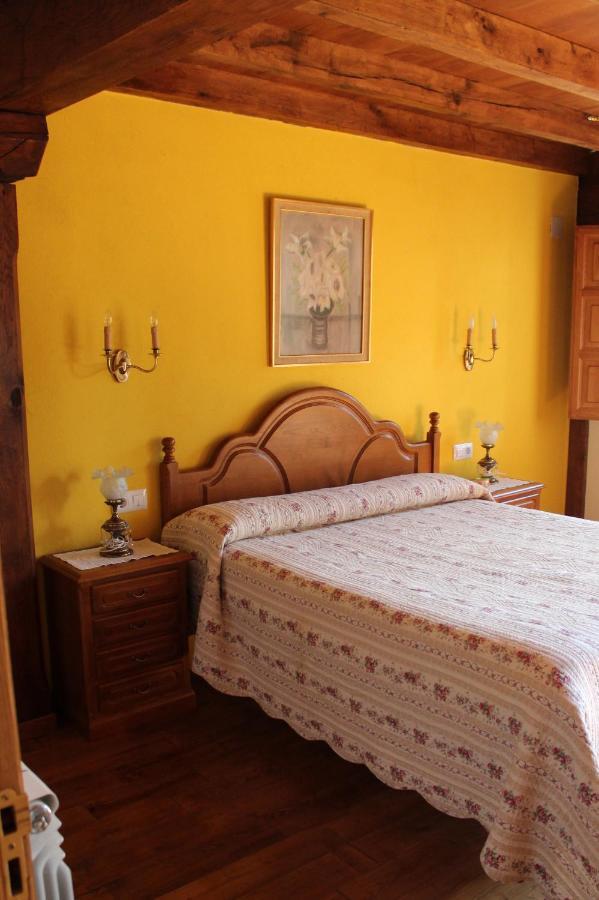 Casa Rural La Torre De Espinama Guest House Room photo